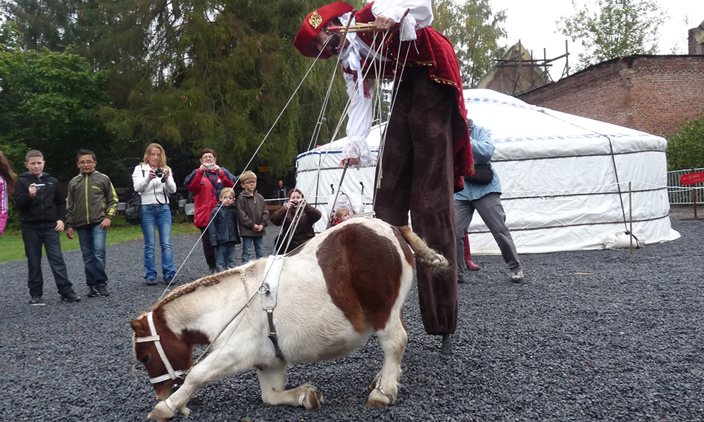 poney-marionette-allan-crofft-02