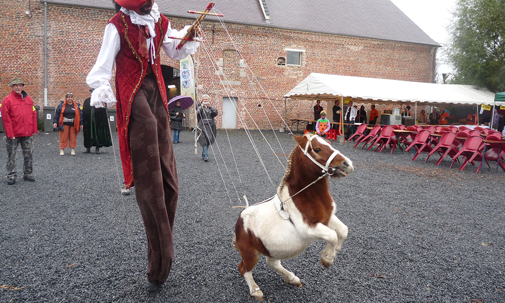 poney-marionette-allan-crofft-03