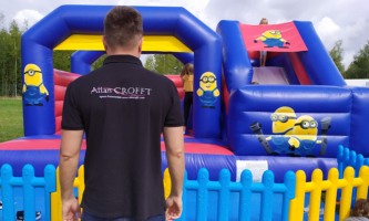 structure-gonflable-minions-allan-crofft-07